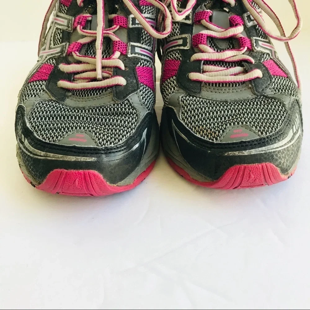 ASICS Gel Ventura 4 Sneakers Sz 9.5 silver & pink
